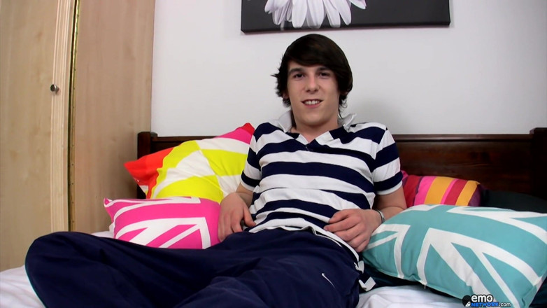 Homo Emo: Descargando con Emo Boy Skye