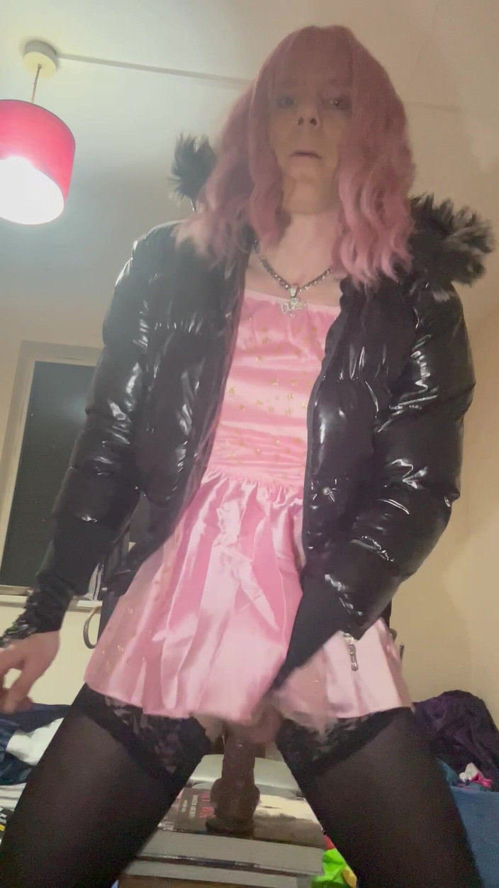 Jessica silk: Jess Silk Rides Dildo