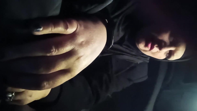 Mike Vonberg: Una puta casada musulmana le chupó la polla a su...