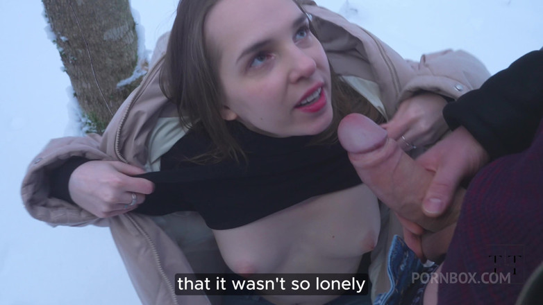 Ellie Wild: 겨울 숲에서 사랑스러운 산책을하는 동안, 내 보지는 제한 4K HD 팀 팀에 채워져