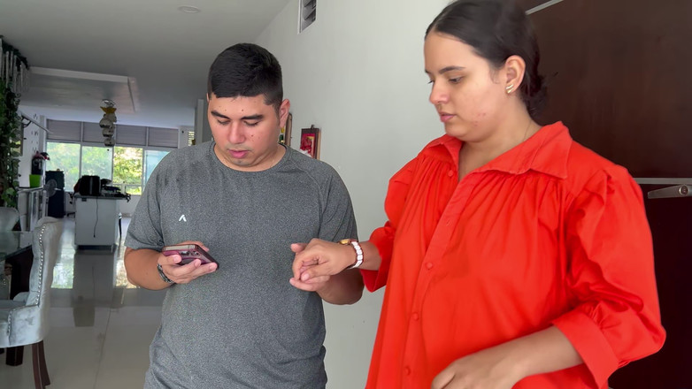 Pronoia Mey: Follo a La Hija De Un Ciego a Su Lado,...