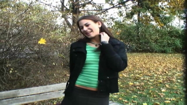 XXXEROTICONLY: Teenenger Zerżnięta W Parku I Wytrysnęła W Usta