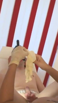 Kleiner penis dildo in demütigend
