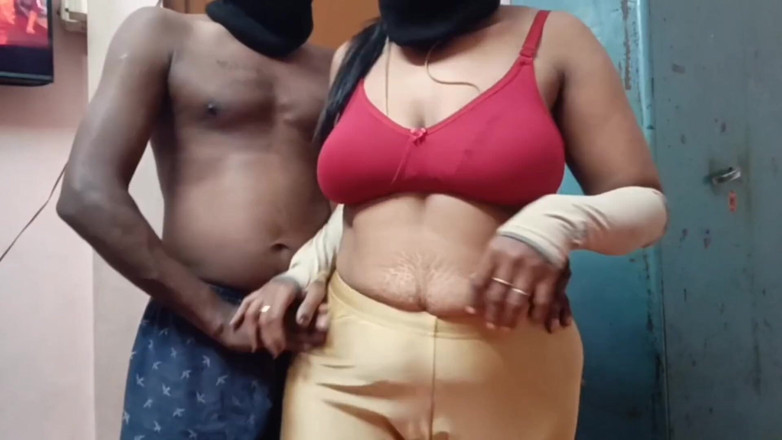 Benita sweety: Sora vitregă Desi se fute