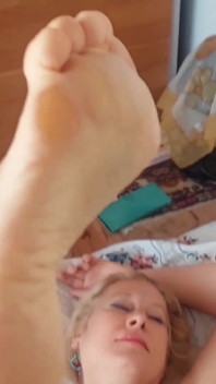 Amatör olgun Selena çıplak poz oyunları ve seks