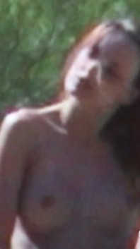 Amatoriale nudo coperto di sole