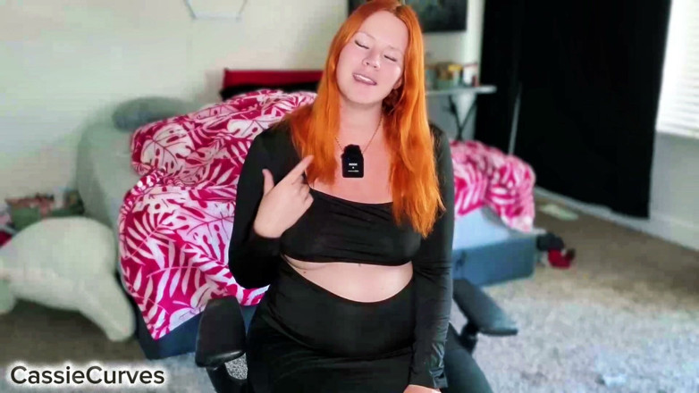 Cassie Curves: 발정난 임신한 동료
