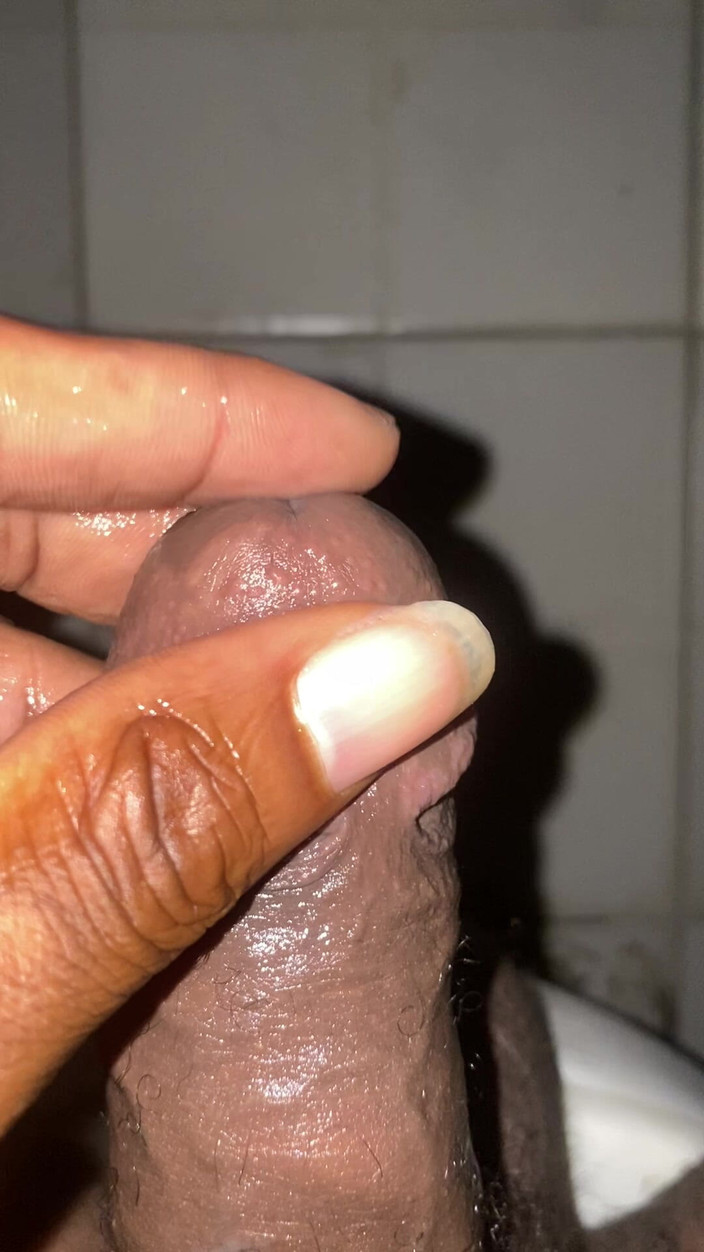 Blackmamba21: Blackmamba21 glijmiddelsessie 's avonds laat - echte solo masturbatie op haar toilet