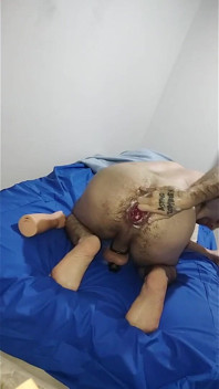 Mi sentivo così bene essere in gabbia, ma alla fine si è aperto e il mio divertimento è finito. Parte 2 Presto