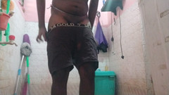 Tamil 10 inches BBC: Sesi cukur dan mandi tamil10inchesbbc seksi dan kejutan di akhir...