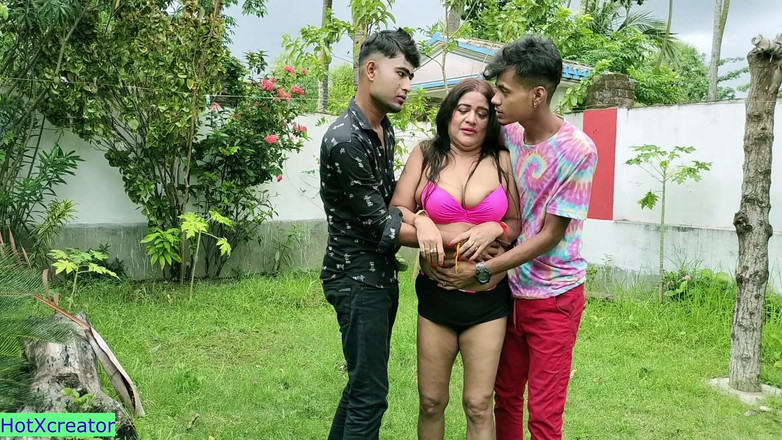 Hot creator: Indische geweldige xxx tante hardcore trio seks! Hindi webserie seks