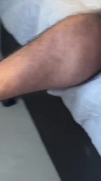 Oudere zwaargeschapen ongecensureerde papa neukt rauwe enorme cumshot! Zonder condoom anaal!
