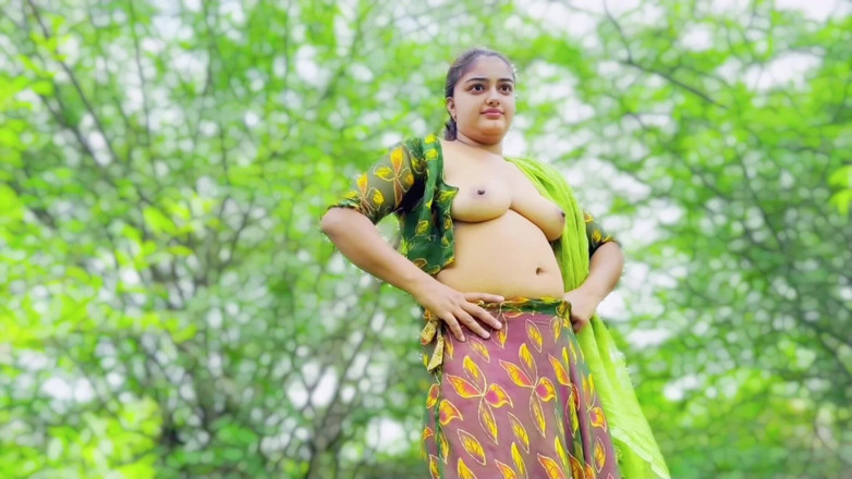 Your_aisha: Inocent cute village girl sex in jungle, menina recém-virgem fodendo...