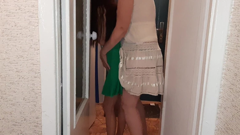 Lesbian-candys: Tôi giỏi hơn nhiều khi đụ tình nhân của chồng tôi...
