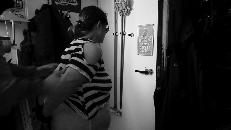 mariaespino: Mein meister schneidet alle meine kleidung ab