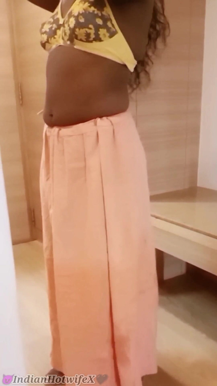 RenuRaj: Tamilische desi schlampenfrau renu halsfick blowjob zum stier, cuck beobachtet!...