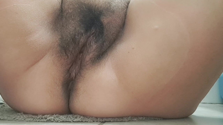 Mommy big hairy pussy: Волохата пизда зрілої гілфи