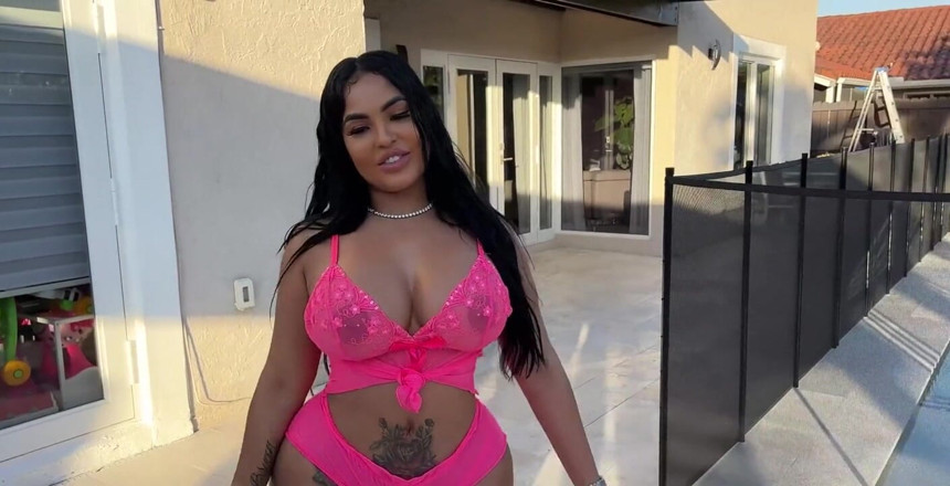 J-Mac: Big Butt Latina Goldendoll06 Is Stunning and Looking Hot as...