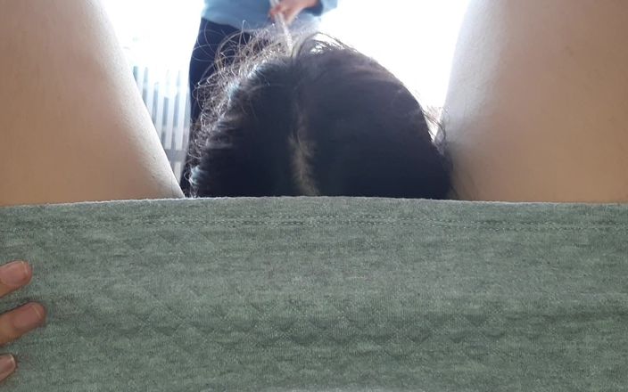 Lesbian-illusion: La mia ragazza mi lecca la figa in modo rischioso...