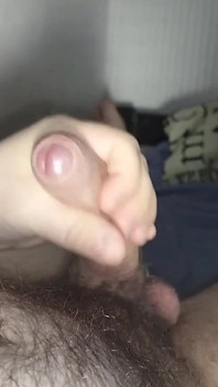 Ich masturbiere auf dem bett