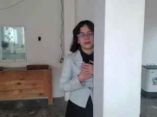 Enf латина тінка репортер роздяглася