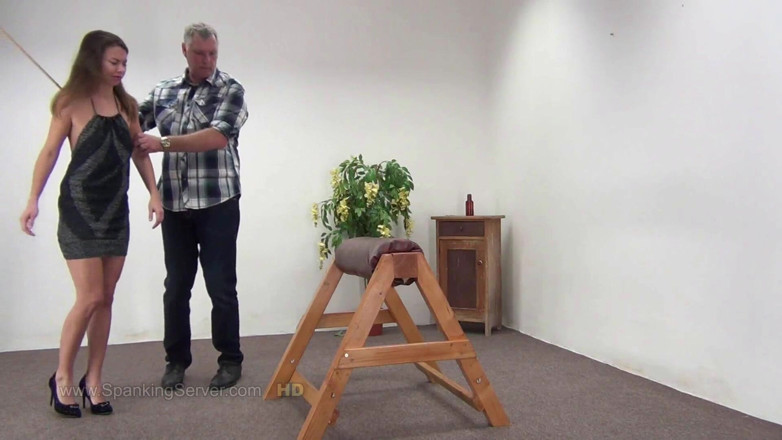 Spanking Server: Tyron adore donner du fouet au cul