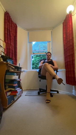 Ava Maxwell: Coaching masturbatoire dans des bas bronzés (version courte)