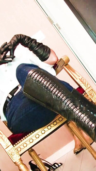 Ballbusting Femdom Games