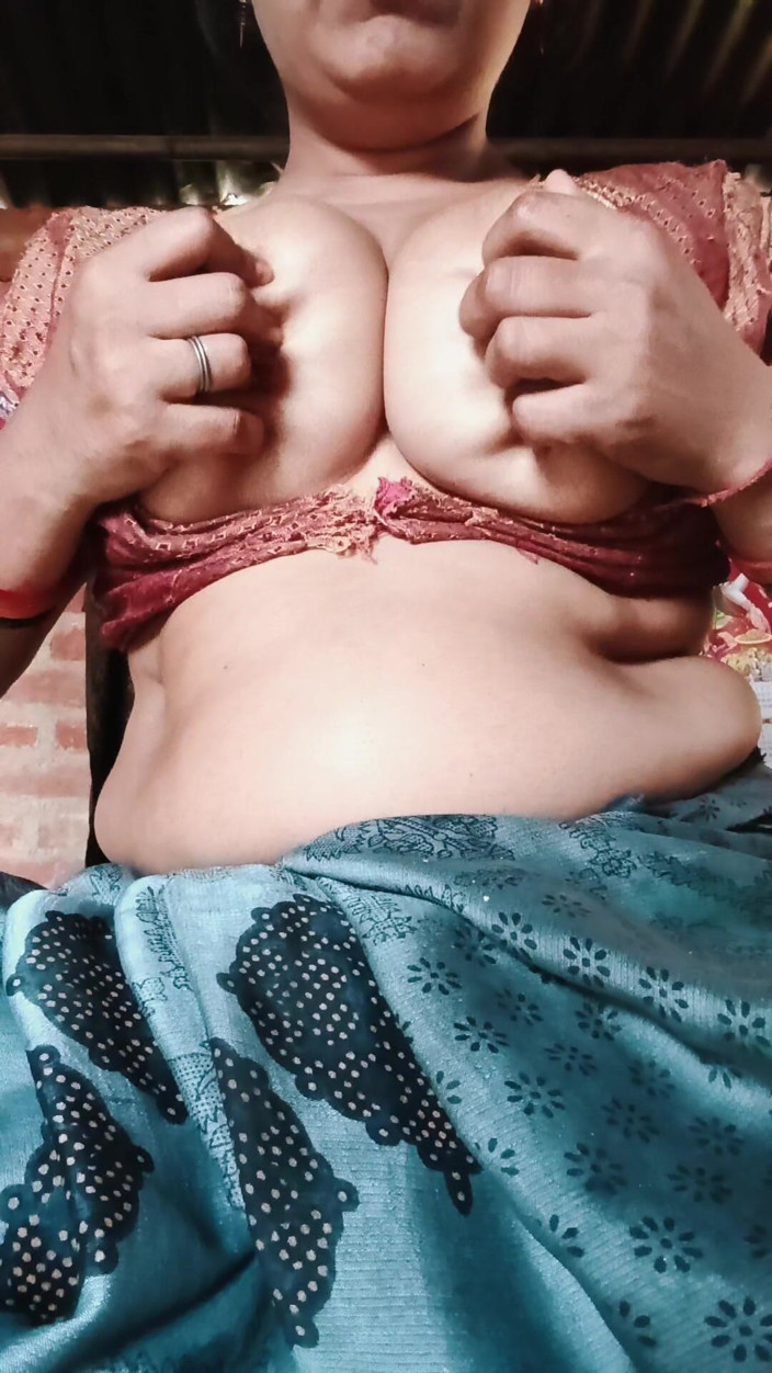 Soni sk: 핫한 쪼이는 보지를 시오후키하는 Deshi 주부