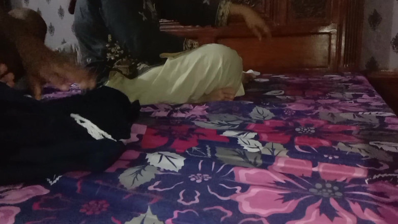 House 3: Knulla Bhabhi med het kuk