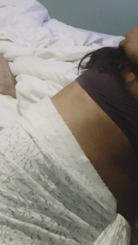 Desi bhabhi erwischte seinen devar beim masturbieren