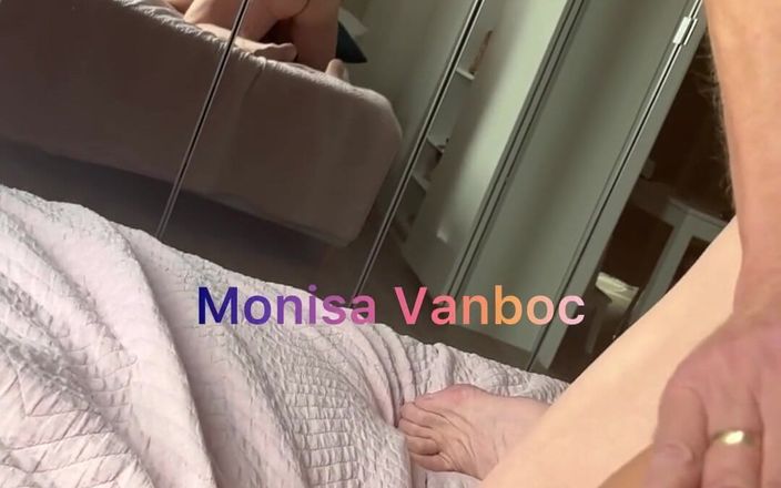 Monisa Vanboc: Papi vecino tiene una polla gorda hoy por la mañana...