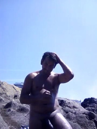Boy top Amador: Very horny on the nudist beach