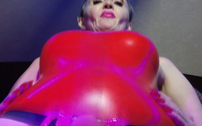 Eva Latexxx: Женское доминирование бдсм со страпоном, домина Eva, латекс, соло игрушкой большую задницу, фетиш зрелой, горячий сексуальный