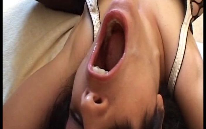 Dark Holes: この大きなふしだらな女のための異人種間のダブル浸透