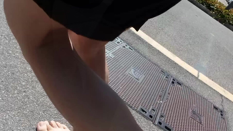 Jon Arteen: Jon Arteen Är en stygg scout som går barfota på gatan...