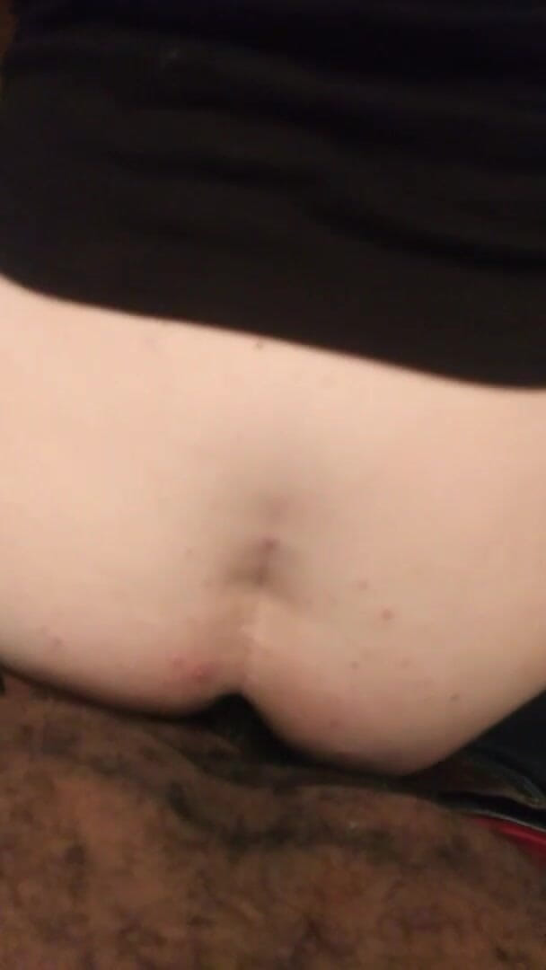 Anal_Angi_Rose: 荡妇在派对上被大黑屌插菊花