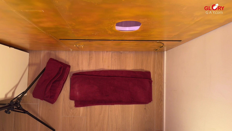 GLORYHOLEGAYS: グローリーホールでのヤング・ドリーム・コック - クッキーに二人で噴きかけて、クリーミーに食べて