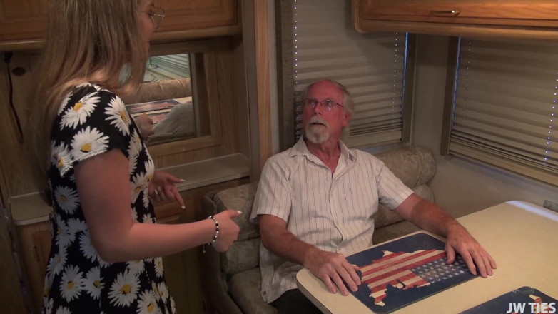 Desperate Pleasures: सेवा यहाँ चूसती है