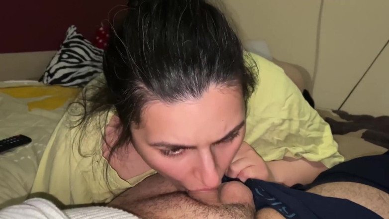 LOLATHESTAR: Il Jouit Sur Son Visage Et L’encule!