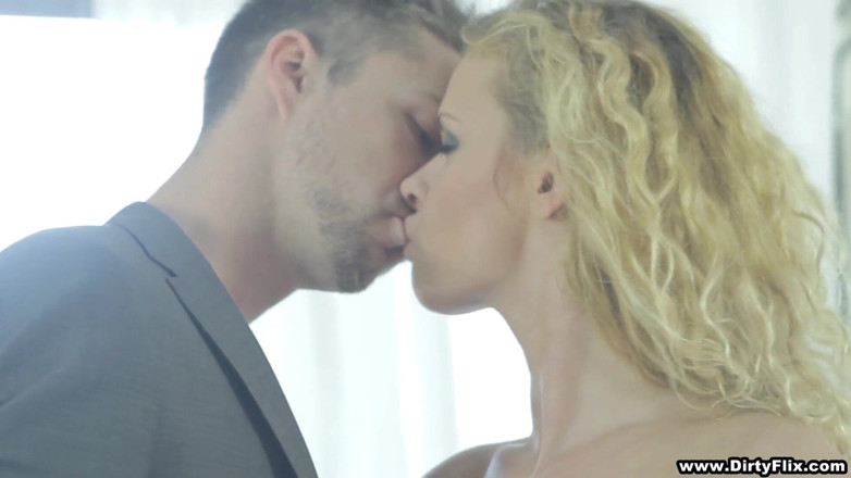 Moms Passions: MILF genießt tollen wochenende-fick