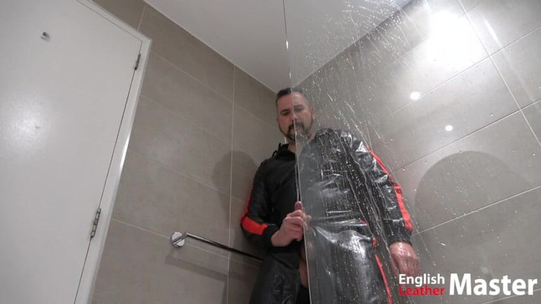 EnglishLeathermaster: Baba sünnetsiz yarakla işiyor
