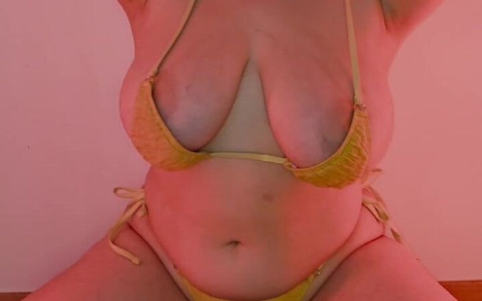 Tina Angel: Cowgirl i bikini, rider dig fram och omvänd