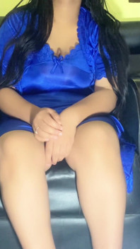 Si sente così bene da cavalcare questa gara di cazzi che farà sicuramente eiaculare il mio pene
