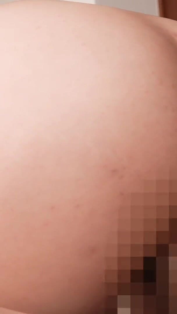 Vulture: Karyawan perusahaan pindahan yang dikabarkan adalah wanita semok dengan pantat...