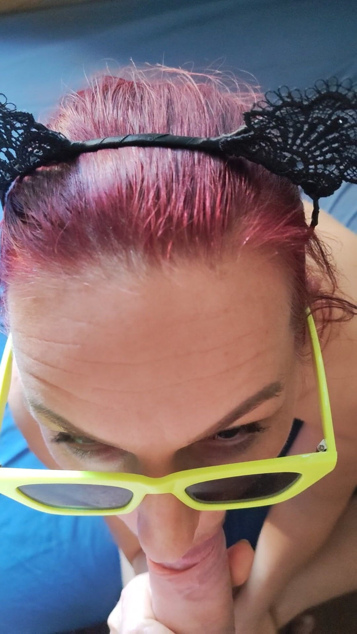 JelaiBora: Ich Bin Eine Freche Kätzchen