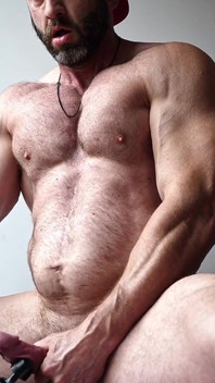 Madison dojí svého ptáka pro precum a sperma pomocí Theragun