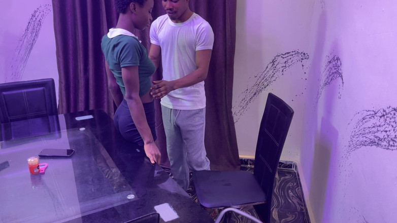 Amateur Teen Studio: Se llama Delilah y es una bebé llorando