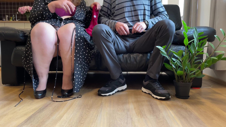 OurFetishLife: Odwiedzając moją macochę i jej owłosioną cipkę