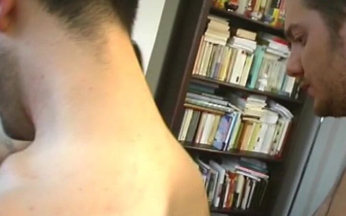 Monde Francais: 红发法国熟女在群交角色扮演动作中性交